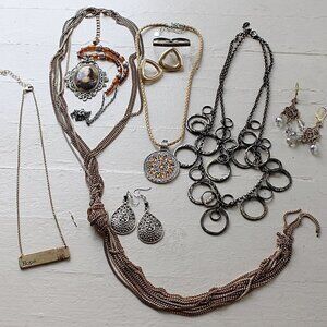 Jewelry Bundle - Bronze - Express signed Concentric Circle, Mona Lisa, Chain Kno